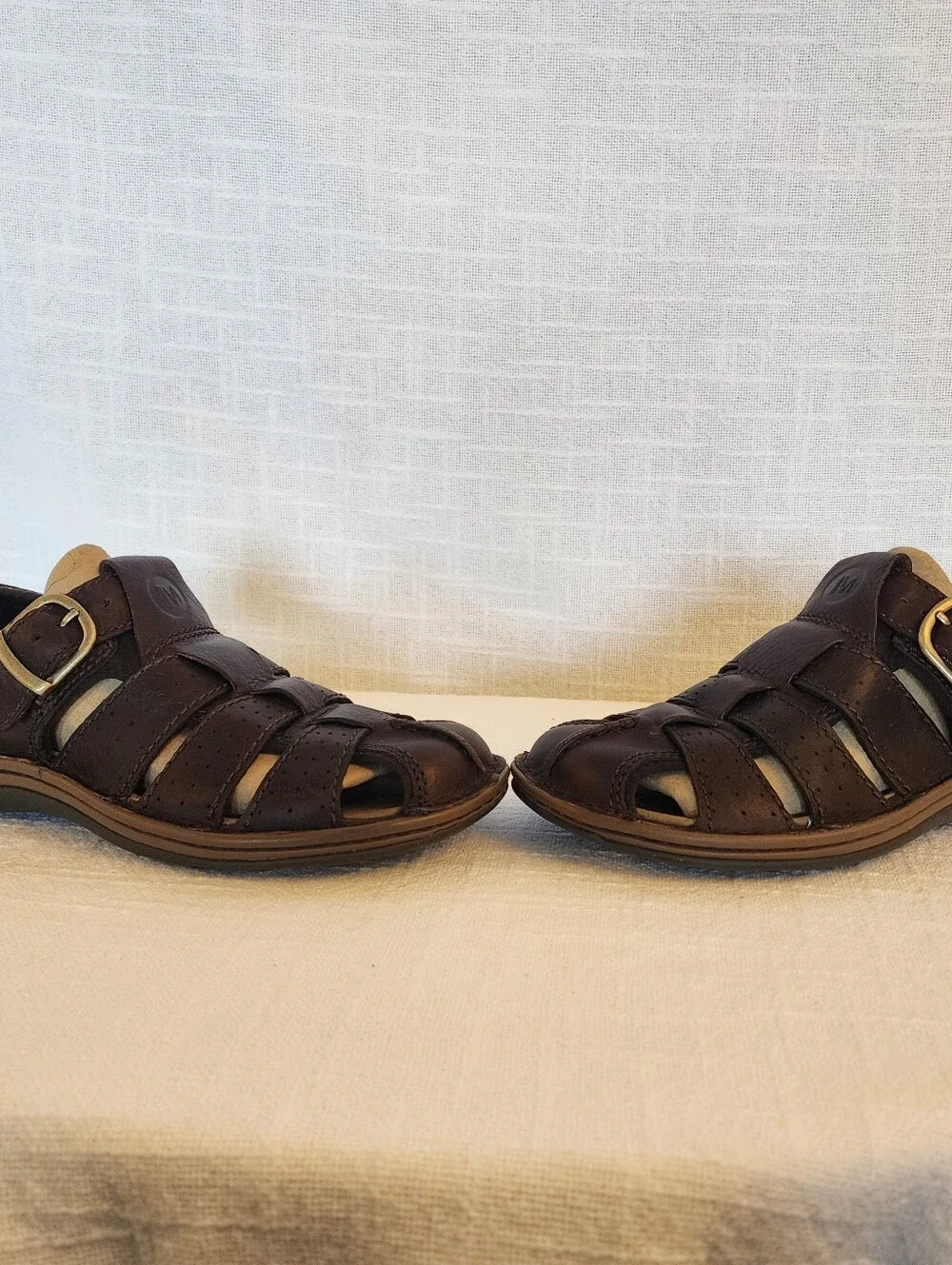 Merrell Fisherman Style Sandals M 8 Brown Closed Toe Caged Leather Upper A465